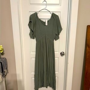 Women’s Baltic Born dress.